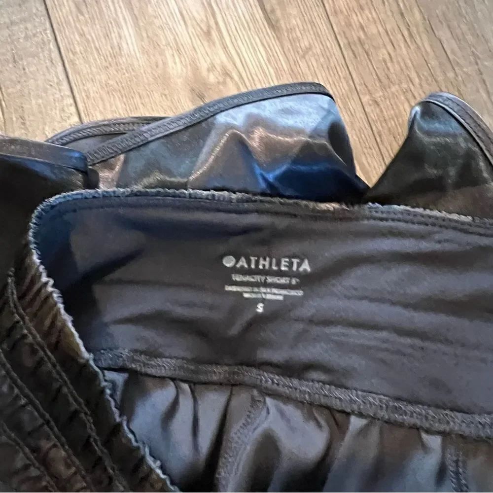 Athleta Tenacity 5" Shorts, size S - Picture 5 of 9